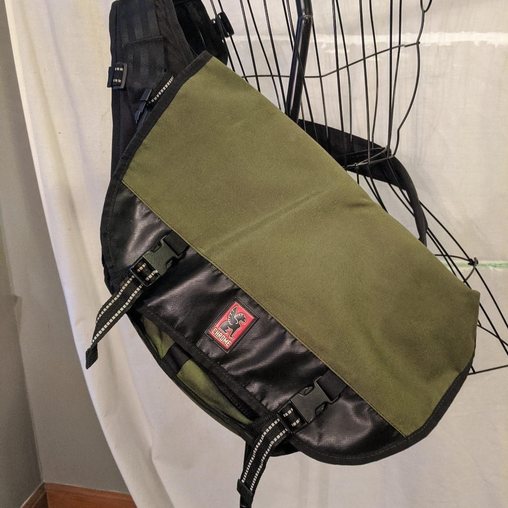 Chrome Mini Metro Messenger Bag - Olive Green